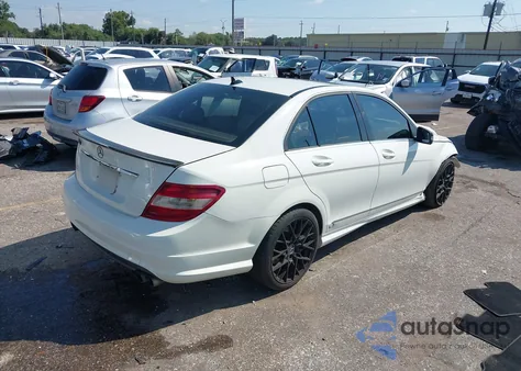 2011 Mercedes-Benz C 300 Sport из США, поврежденный, VIN WDDGF5EB2BR159384